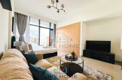 Living Room image for: Apartment - 1 Bathroom for rent in Azizi Riviera 30 - Meydan One - Meydan - Dubai, Image 1