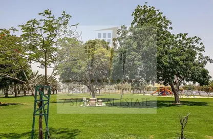 عمارة بالكامل - استوديو - 8 حمامات للبيع في البطينة - الشارقة