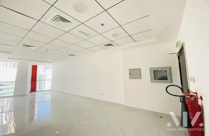 صورة لـ غرفة فارغة مكتب - استوديو - 1 حمام للايجار في B2B  برج - الخليج التجاري - دبي ، صورة رقم 1