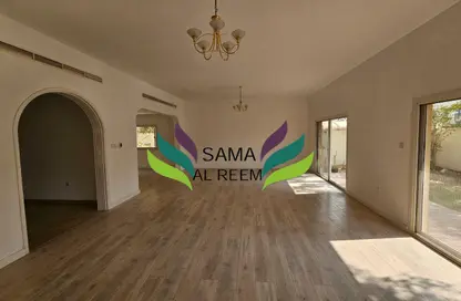 Villa - 5 Bedrooms - 4 Bathrooms for rent in Al Manara - Dubai