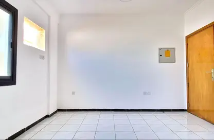 شقة - 1 حمام للايجار في المطينة - ديرة - دبي شقة - 1 حمام للايجار في المطينة - ديرة - دبي