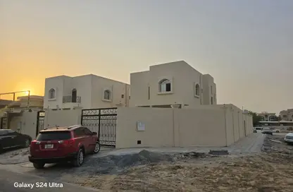 Villa - 5 Bedrooms - 7 Bathrooms for sale in Al Mowaihat 1 - Al Mowaihat - Ajman