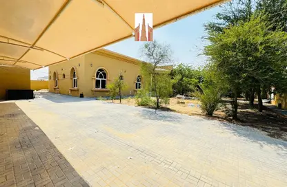 Villa - 4 Bedrooms - 7 Bathrooms for rent in Al Suyoh - Sharjah