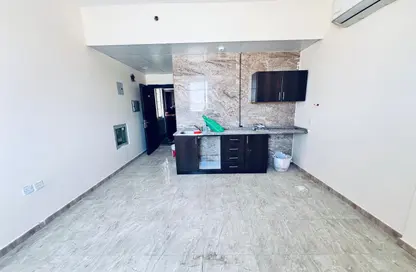 Apartment - Studio - 1 Bathroom for rent in Fire Station Road - Muwaileh - Sharjah