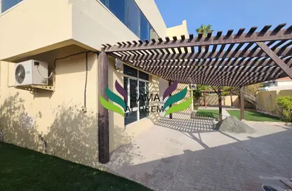 Villa - 4 Bedrooms - 4 Bathrooms for rent in Jumeirah 1 Villas - Jumeirah 1 - Jumeirah - Dubai