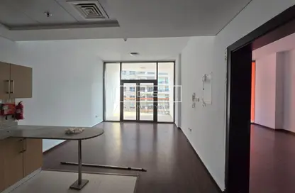 Apartment - 1 Bedroom - 2 Bathrooms for rent in Binghatti Views - Dubai Silicon Oasis - Dubai