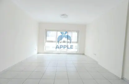 شقة - غرفة نوم - 2 حمامات للايجار في تجارية مويلح - الشارقة شقة - غرفة نوم - 2 حمامات للايجار في تجارية مويلح - الشارقة