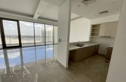 صورة لـ مطبخ بنتهاوس - 2 غرف نوم - 2 حمامات للايجار في B كريك سايد 18 - حدائق الإمارات 1 - ميناء خور دبي (ذا لاجونز) - دبي ، صورة رقم 1