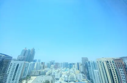 Apartment - 1 Bedroom - 1 Bathroom for rent in Hamdan Street - Abu Dhabi