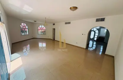 Villa - 4 Bedrooms - 4 Bathrooms for rent in Jumeirah 2 Villas - Jumeirah 2 - Jumeirah - Dubai