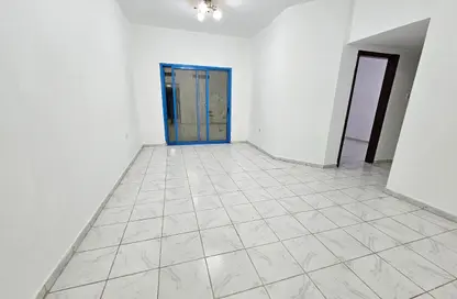 شقة - 2 غرف نوم - 2 حمامات للايجار في دار المجاز - شارع جمال عبد الناصر - المجاز - الشارقة