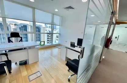 Office Space - Studio - 4 Bathrooms for rent in Hamdan Street - Abu Dhabi