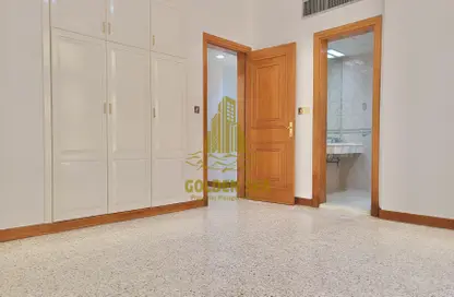Apartment - 2 Bedrooms - 3 Bathrooms for rent in Cornich Al Khalidiya - Al Khalidiya - Abu Dhabi
