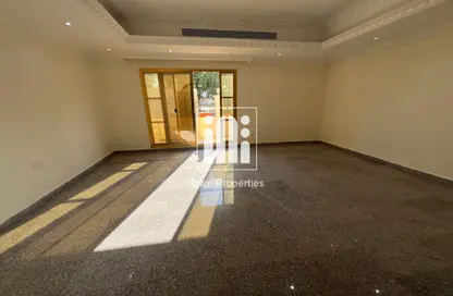 Apartment - 4 Bedrooms - 3 Bathrooms for rent in Al Mushrif - Abu Dhabi
