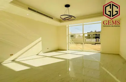 Villa - 5 Bedrooms - 6 Bathrooms for rent in Al Aweer 1 - Al Aweer - Dubai
