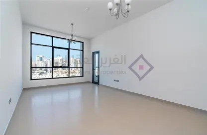 شقة - غرفة نوم - 2 حمامات للايجار في البرشاء - دبي