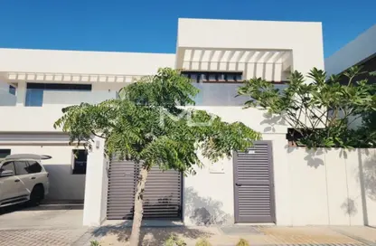Villa - 5 Bedrooms - 7 Bathrooms for rent in West Yas - Yas Island - Abu Dhabi