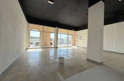 متجر - استوديو - 1 حمام للبيع في س04 - طراز فرنسي - المدينة العالمية - دبي