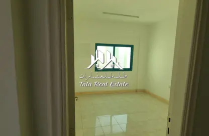 شقة - 2 غرف نوم - 2 حمامات للايجار في شارع التعاون الجديد - التعاون - الشارقة