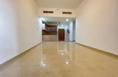 Apartment - 1 Bedroom - 2 Bathrooms for rent in Sondos Zinnia - Dubai Land Residence Complex - Dubai