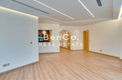 Apartment - 3 Bedrooms - 4 Bathrooms for sale in Al Tamr - Shoreline Apartments - Palm Jumeirah - Dubai