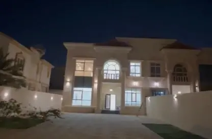 فيلا - 4 غرف نوم - 7 حمامات للايجار في النوف - الشارقة