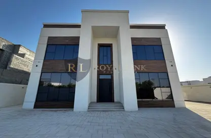 Villa - 4 Bedrooms - 5 Bathrooms for rent in Nad Al Sheba Villas - Nad Al Sheba 3 - Nad Al Sheba - Dubai