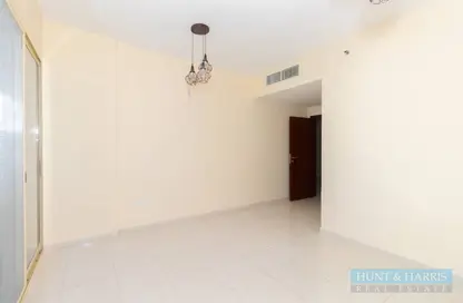 شقة - 2 غرف نوم - 3 حمامات للايجار في 15B البحيرة - لاجون - ميناء العرب - راس الخيمة - رأس الخيمة