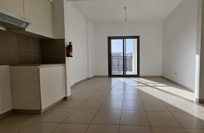 Apartment - 2 Bedrooms - 2 Bathrooms for rent in Hayat Boulevard-1B - Hayat Boulevard - Town Square - Dubai