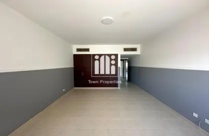 Villa - Studio - 6 Bathrooms for rent in Shakhbout City - Abu Dhabi