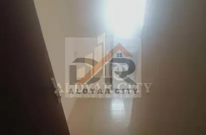 شقة - 1 حمام للايجار في مساكن كورنيش عجمان - طريق كورنيش عجمان - عجمان