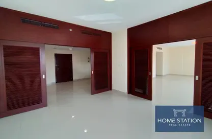 Empty Room image for: Apartment - 3 Bedrooms - 3 Bathrooms for rent in Golden Sands Tower - Al Barsha 1 - Al Barsha - Dubai, Image 1