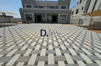 Villa - 4 Bedrooms - 5 Bathrooms for rent in Madinat Al Riyad - Abu Dhabi