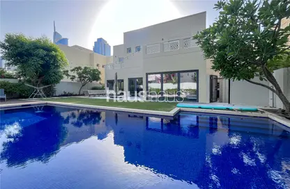Villa - 5 Bedrooms - 4 Bathrooms for rent in Meadows 2 - Meadows - Dubai