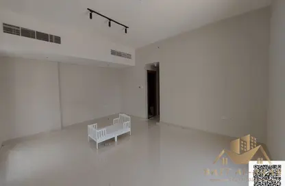 Apartment - 3 Bedrooms - 3 Bathrooms for rent in Crown Palace Hotel - Al Rashidiya 1 - Al Rashidiya - Ajman
