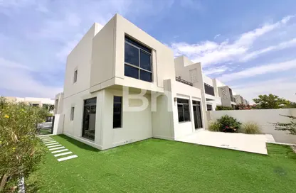 Townhouse - 4 Bedrooms - 5 Bathrooms for sale in Noor Townhouses - Town Square - Dubai