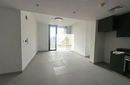 شقة - 2 غرف نوم - 2 حمامات للايجار في الطراز - حي نسيج - الجادة - الشارقة