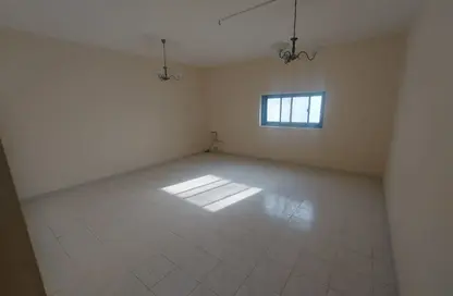 شقة - 2 غرف نوم - 2 حمامات للايجار في القاسمية - الشارقة