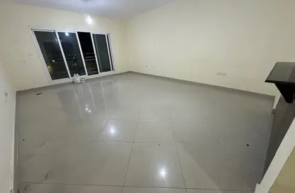 Apartment - 1 Bedroom - 2 Bathrooms for rent in Tower 5 - Al Reef Downtown - Al Reef - Abu Dhabi