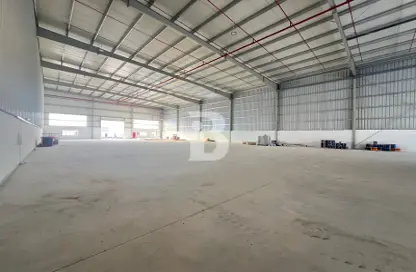 Warehouse - Studio for rent in Phase 1 - Dubai Investment Park (DIP) - Dubai