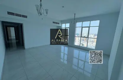 شقة - 2 غرف نوم - 2 حمامات للايجار في برج الكورنيش - طريق كورنيش عجمان - عجمان