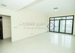 صورةغرفة فارغة لـ: شقة - 3 غرف نوم - 3 حمامات للكراء في المطينة - ديرة - دبي, صورة 1