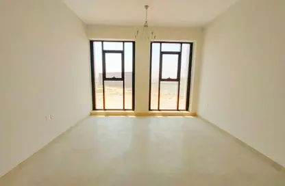 Apartment - 2 Bedrooms - 2 Bathrooms for rent in Al Hooshi Villas - Hoshi - Al Badie - Sharjah