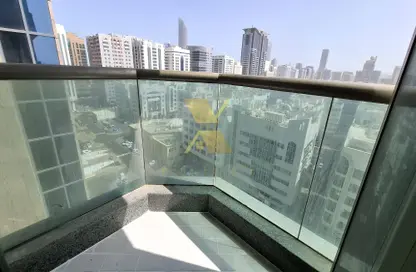 Apartment - 2 Bedrooms - 2 Bathrooms for rent in Al Heel Tower - Mubarak Bin Mohammed Street - Al Khalidiya - Abu Dhabi