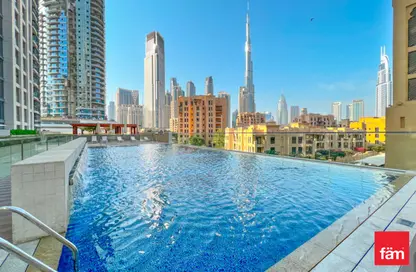 صورة لـ حوض سباحة شقة - غرفة نوم - 2 حمامات للايجار في بلفيو برج 2 - أبراج بلفيو - دبي وسط المدينة - دبي ، صورة رقم 1