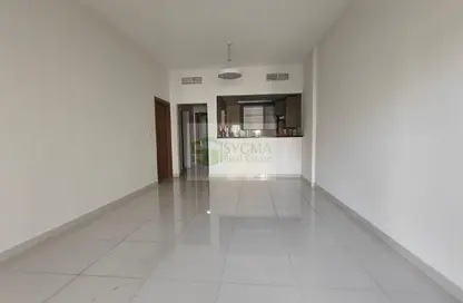 Apartment - 1 Bedroom - 2 Bathrooms for rent in East Coast Building - Barsha Heights (Tecom) - Dubai