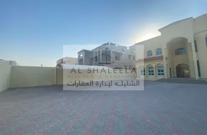 فيلا - 6 غرف نوم - 8 حمامات للايجار في مدينة الرياض - أبوظبي