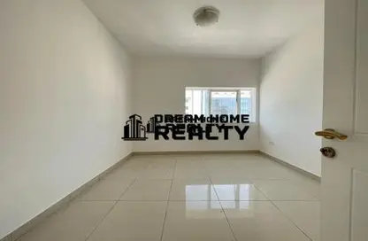 Apartment - 1 Bedroom - 1 Bathroom for rent in Al Hafeet Tower - Al Khan - Sharjah