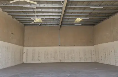 Warehouse - Studio - 1 Bathroom for rent in Ras Al Khor Industrial - Ras Al Khor - Dubai