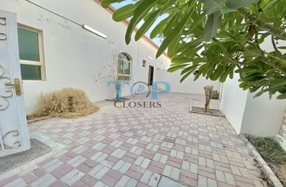 Apartment - 2 Bedrooms - 2 Bathrooms for rent in Al Zaafaran - Al Khabisi - Al Ain